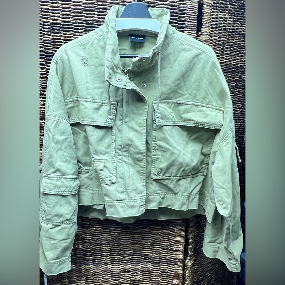 Moiu Muse-Women's Tan/Green Cropped Jacket- Size: Medium, Buttons‎ inside